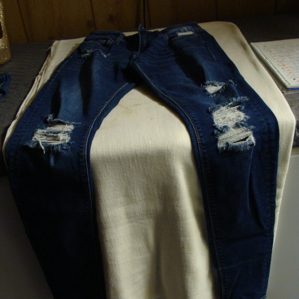 Women's Daytrip Distressed Jeans